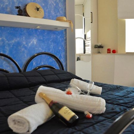 레체 Lo Specchio Del Salento B&B 외부 사진
