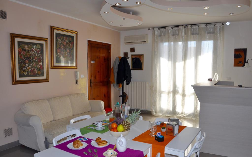 레체 Lo Specchio Del Salento B&B 외부 사진